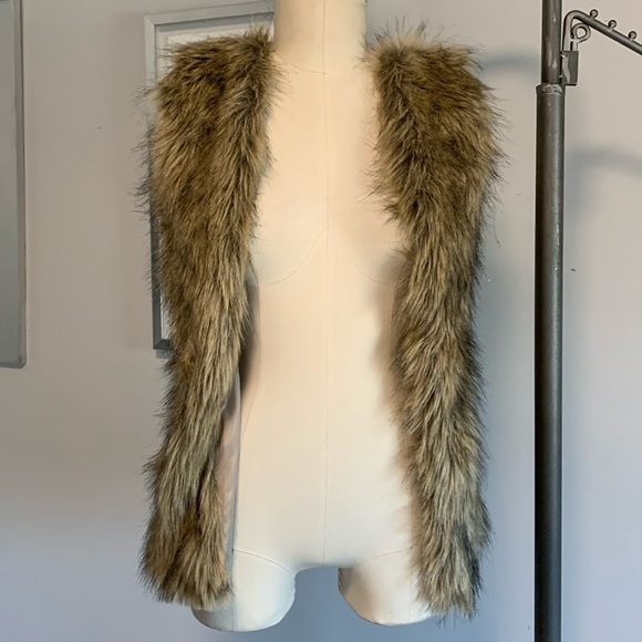 Hippie Rose Faux Fur Vest - Picture 1 of 5
